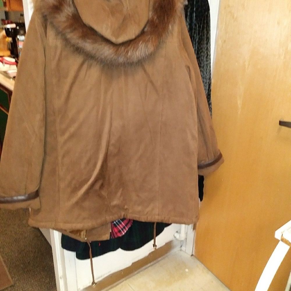 London Harbor Coat - Picture 2 of 3
